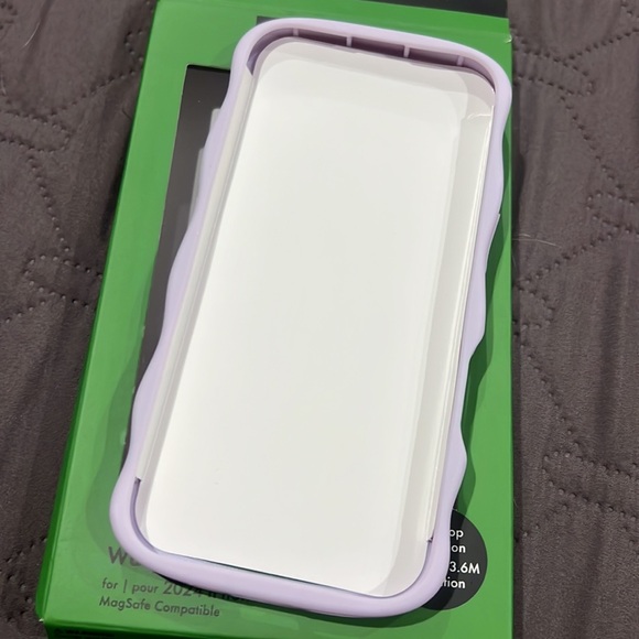 Kate Spade phone case 2024 iPhone Pro MagSafe case. - Picture 3 of 7